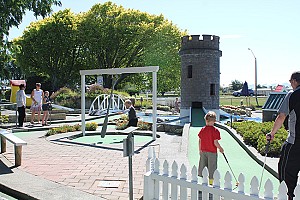 Feilding Mini Golf + Makino Pools 